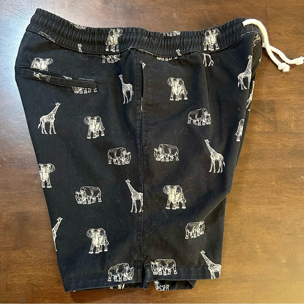 Forever 21 Black Athletic Shorts with Animal Safari Print, Men's L - Picture 5 of 6